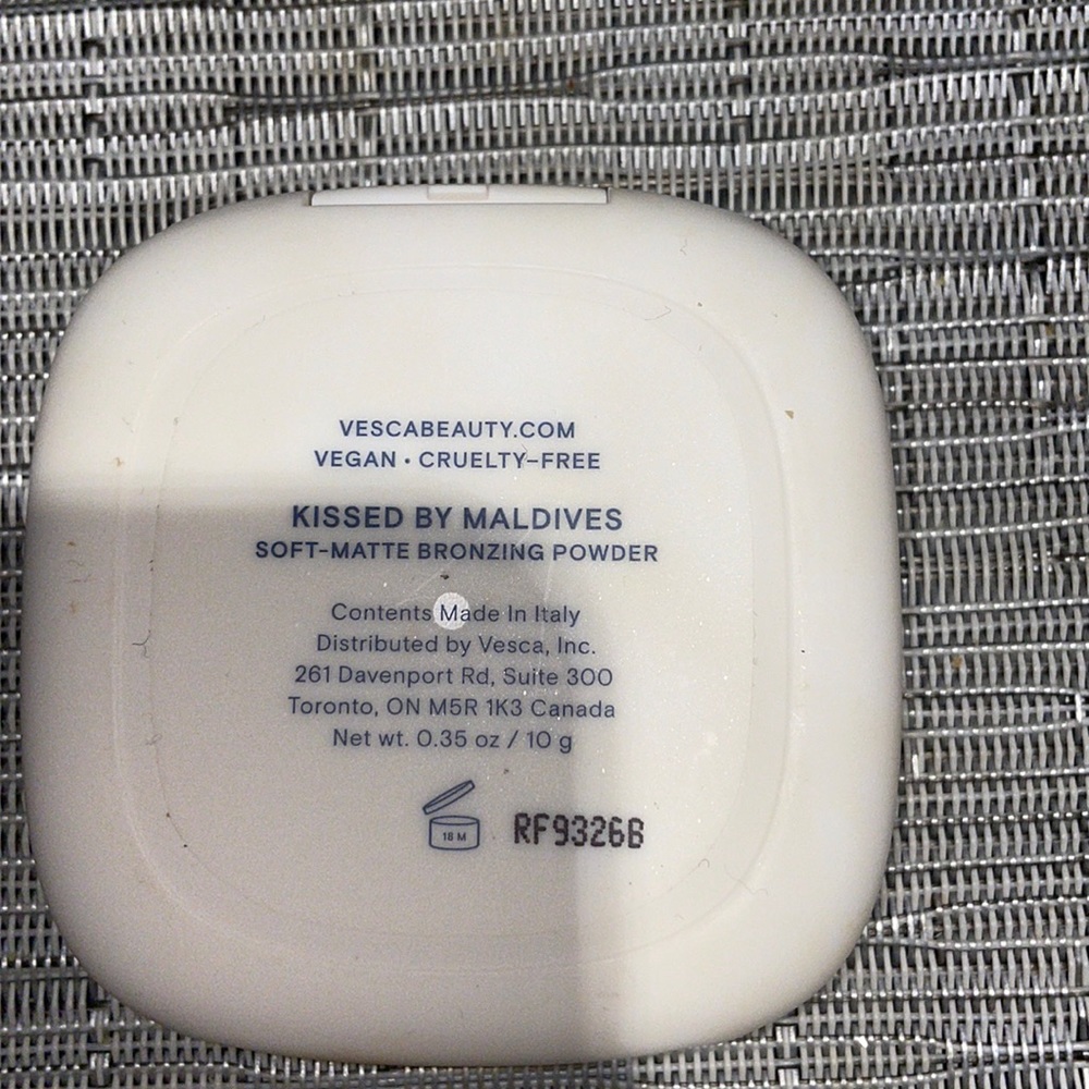 VESCA; Soft-Matte Bronzing Powder. - Picture 2 of 4